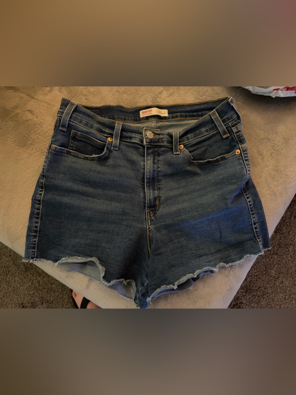 NWOT Levi’s Signature High-Rise Dark Blue Denim Cutoff Shorts